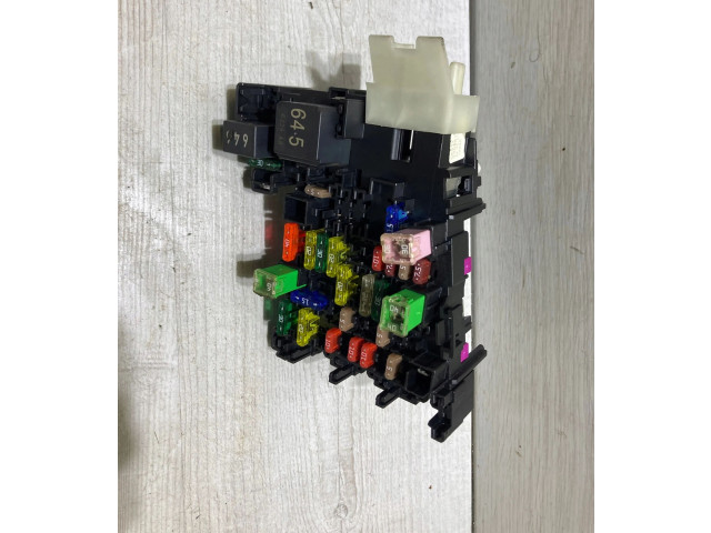 Блок предохранителей 5Q0937615C, 5Q0937615C Skoda Octavia Mk3 (5E)