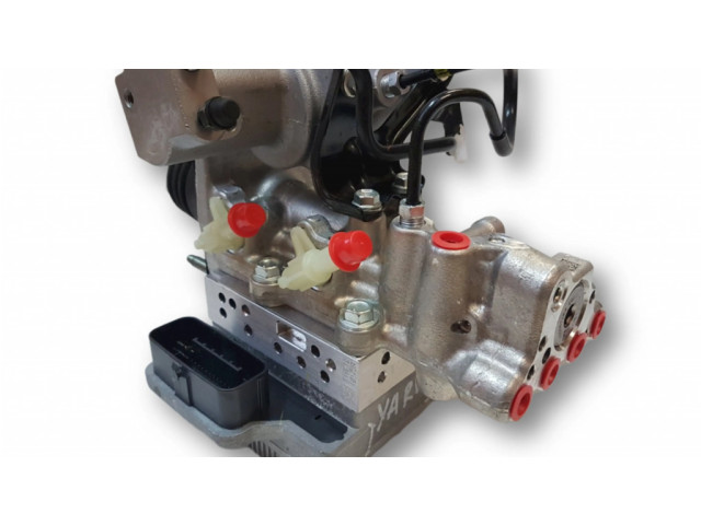 Блок АБС 4727047030, 4721052500 Toyota Yaris 2015-2019 года