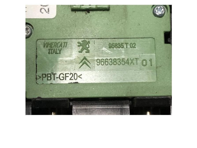 Блок управления    Peugeot 5008