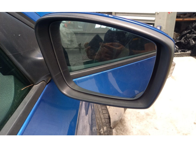 Зеркало электрическое Skoda Fabia Mk3 (NJ) 2015 - 2021 года