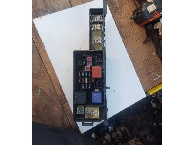 Pojistková skříňka Toyota Carina T210 1999