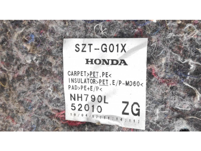 Передний ковер салона