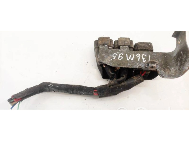 Блок предохранителей Mitsubishi Galant