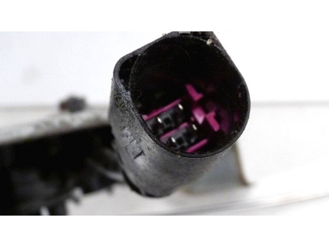 Zámek zadních dveří 7H0827201M Volkswagen Transporter - Caravelle T5 2004