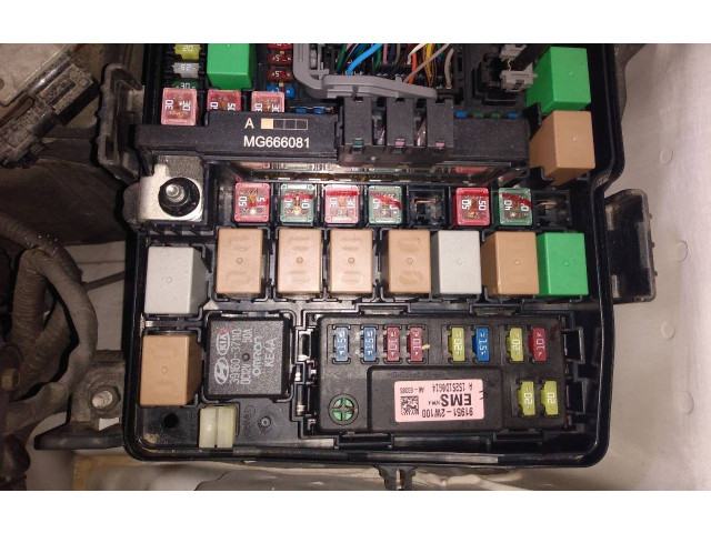 Pojistková skříňka Řídící jednotka BSM Hyundai Santa Fe 2016