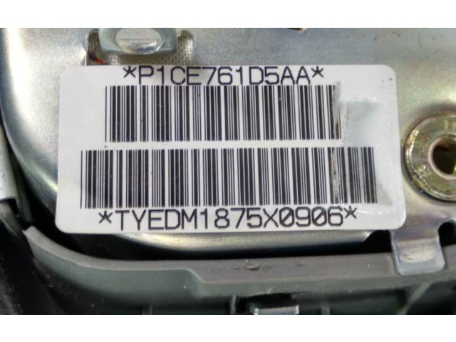 Подушка безопасности водителя P1CE761D5AA Jeep Grand Cherokee (WK)