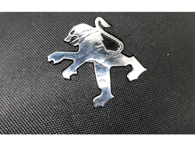 Подушка безопасности водителя    Peugeot 107