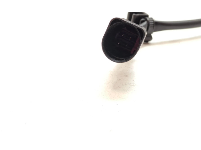 Замок багажника 2K5827201C    Volkswagen Caddy 2011 - 2016 года