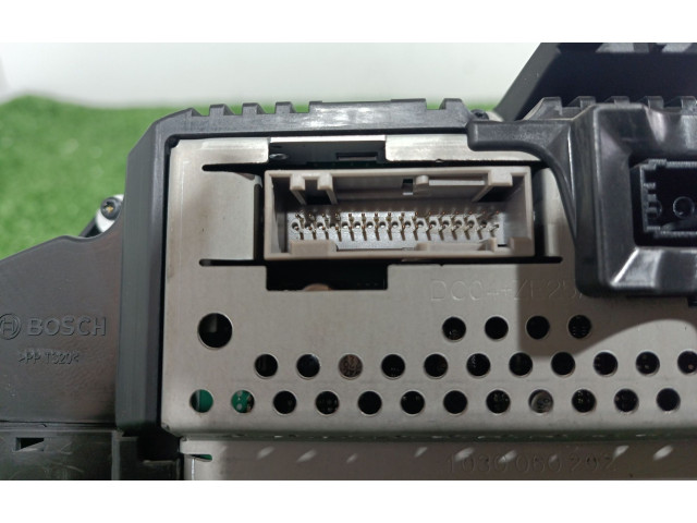 Přístrojová deska Volkswagen Touareg II 2015 7P6920883B, 7P6920883B