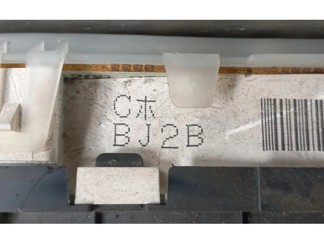 Панель приборов BJ2B   Mazda 323 F       