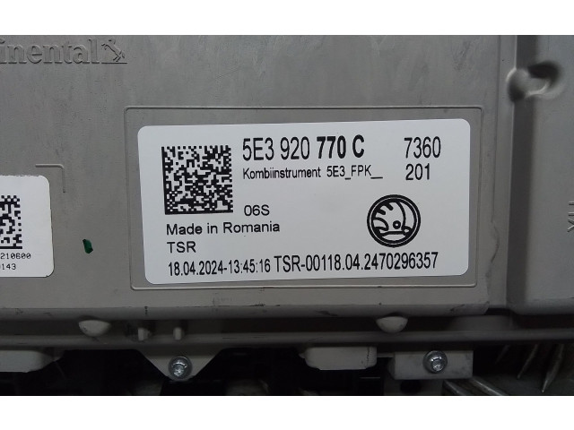 Панель приборов 5E3920770C Skoda Octavia Mk4