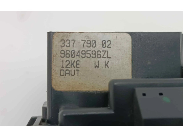 Ручка стеклоочистителей 96049596, 33779002   Peugeot Expert