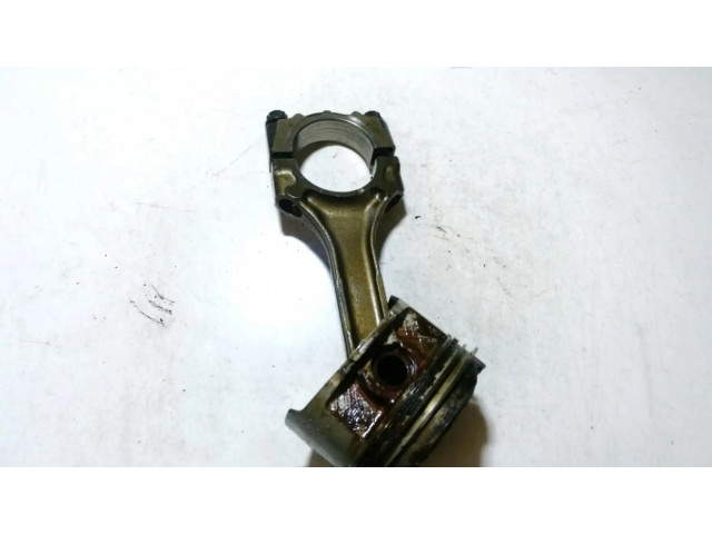 Píst Toyota Corolla E120 E130 pro benzínový motor 1.8