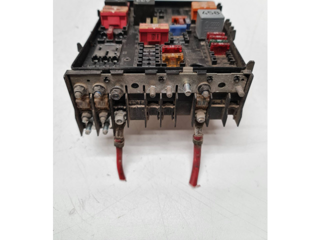 Блок предохранителей  1K0937804B, 1K0937800E   Volkswagen Touran I    