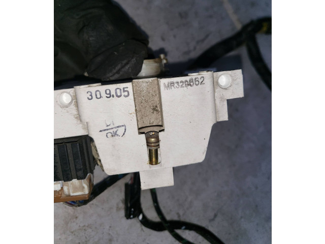 Ручка стеклоочистителей MR329662 Mitsubishi L200