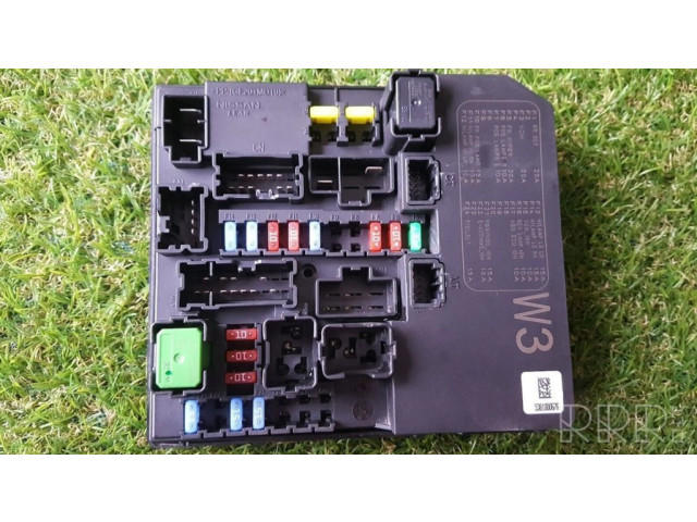 Pojistková skříňka 284B73NE3A Nssan Leaf I (ZE0) 2015