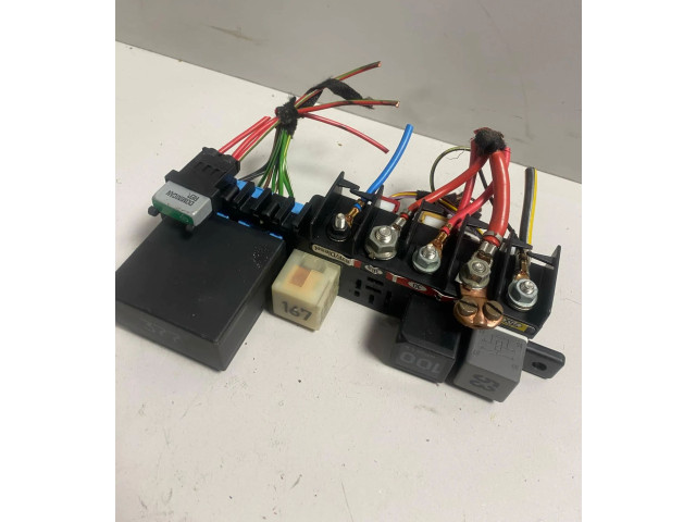 Блок предохранителей  8L0941822   Audi A3 S3 8L    