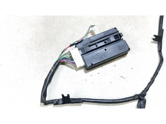 Блок управления Mitsubishi Carisma