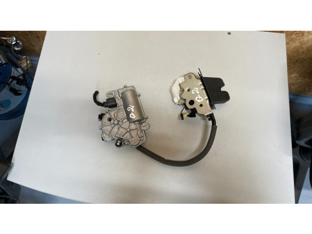 Замок задней крышки