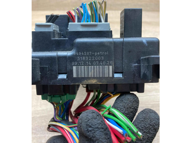 Блок предохранителей 9494207, 518322003 Volvo S80