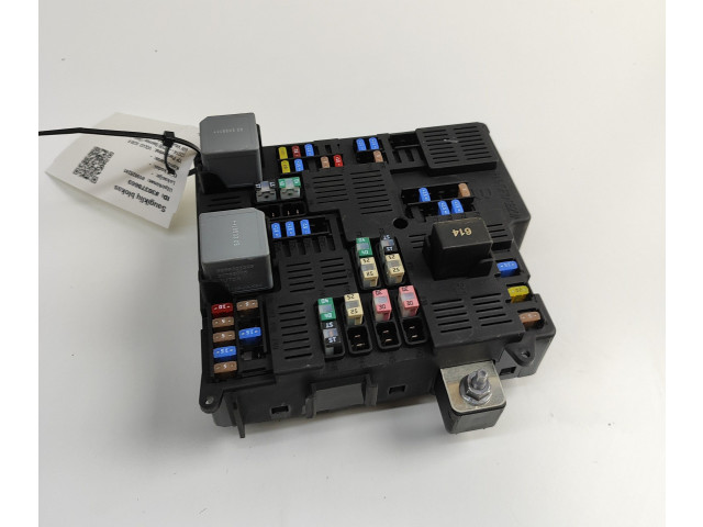 Блок предохранителей 31473772   Volvo XC90    