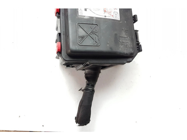 Блок предохранителей 9824510780, 9826717980 Peugeot 2008 II