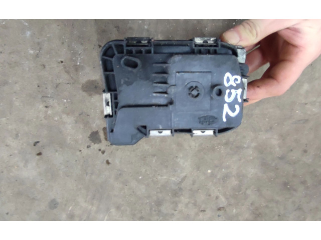 Дроссельная заслонка 03F133062B   Volkswagen Jetta VI