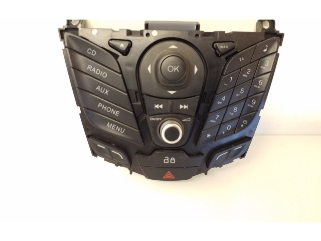 Радио/ проигрыватель CD/DVD / навигация