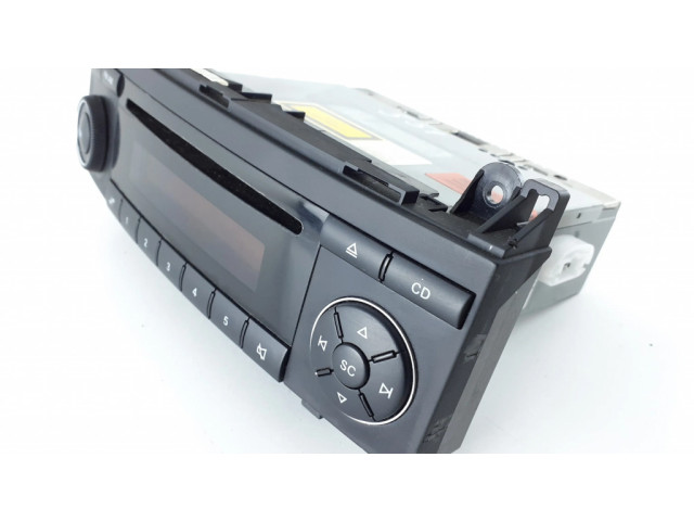 Радио/ проигрыватель CD/DVD / навигация