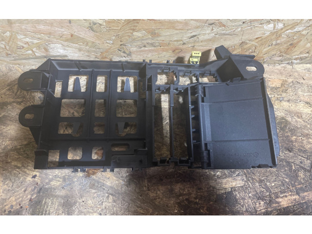 Блок предохранителей  4F0971845   Audi A6 S6 C6 4F    