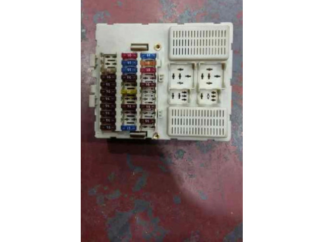 Блок предохранителей 1141667   Ford Transit -  Tourneo Connect    