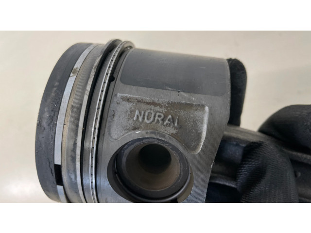 Píst 8487E, 512 BMW 1 E81 E87 pro naftový motor 2.0