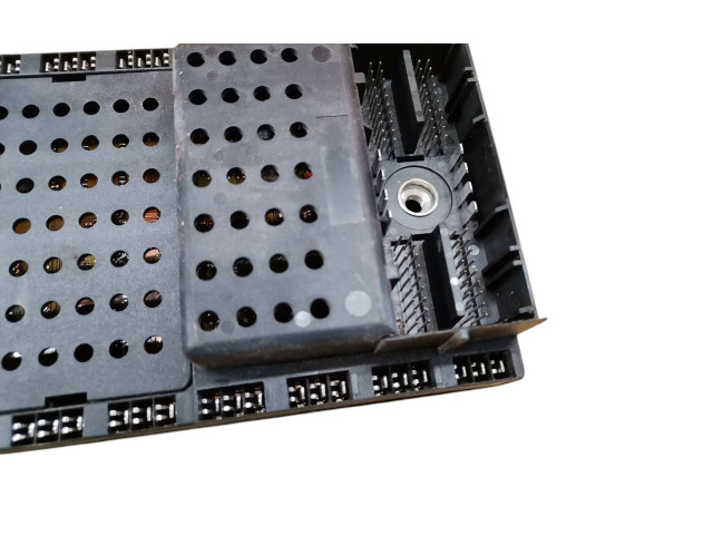 Блок предохранителей 30679527, 04W032   Volvo XC90    