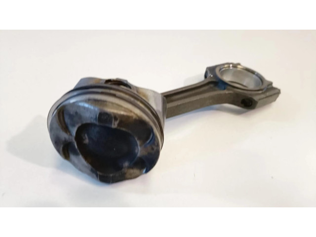  Поршень  PISTON  Ford Focus для бензинового двигателя 1.0