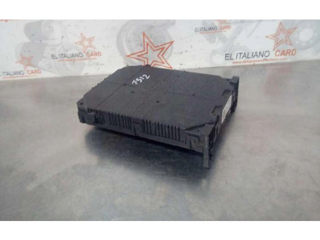 Блок предохранителей 983079058000, 983079058000   Peugeot Expert    