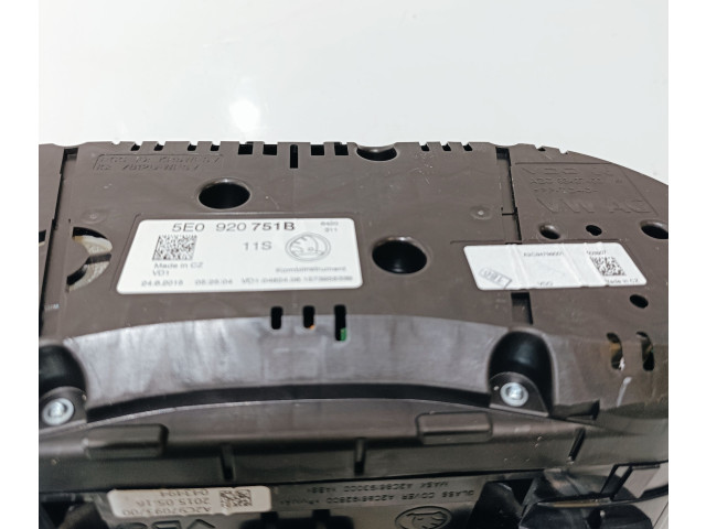 Панель приборов 5E0920751B, A2C94799001 Skoda Octavia Mk3 (5E)