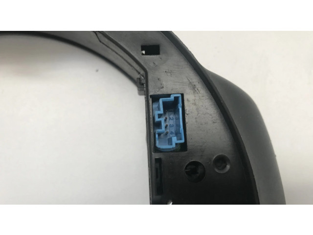 Мултифункционный включатель управления / ручка