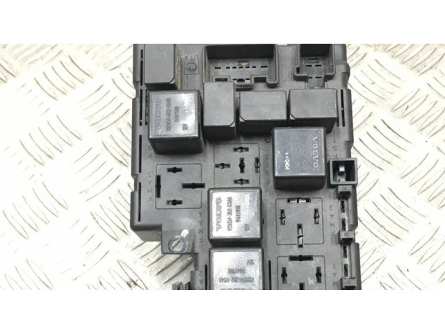 Блок предохранителей 8678449, 518829015   Volvo S80    