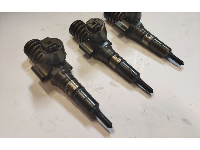 Форсунка 03G130073G    Volkswagen Touran I   