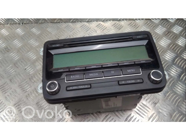 Радио/ проигрыватель CD/DVD / навигация