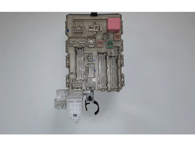 Pojistková skříňka 8273005C80, 391013E24 Toyota Avensis T270 2013