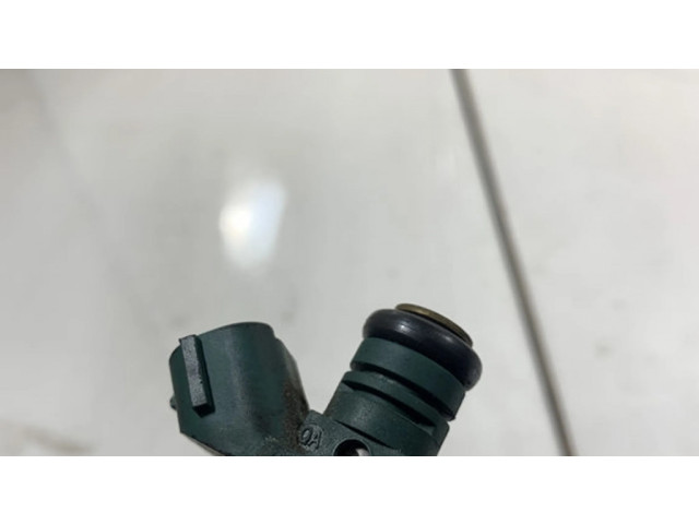 Vstřikovač 037906031AL Audi A3 S3 8L pro benzínový motor 1.8 APY R4