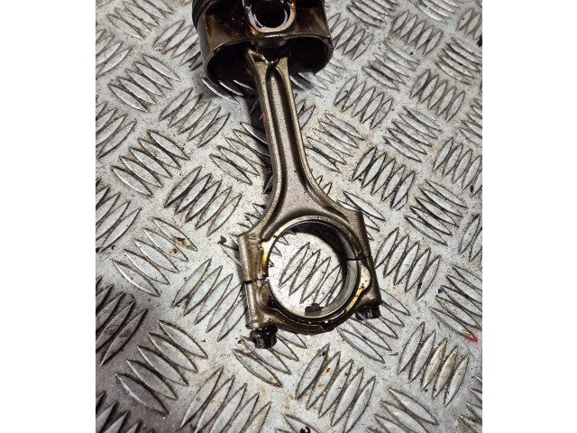  Поршень с шатуном  0822LB, 31401957  Volvo XC90  