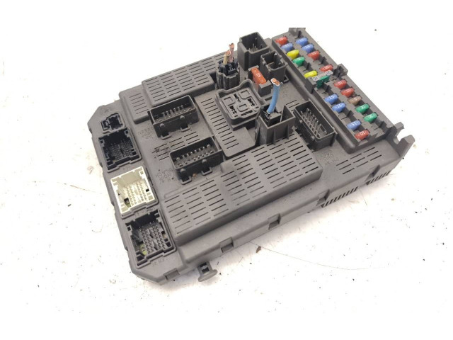 Блок предохранителей 9651938180   Citroen C8    