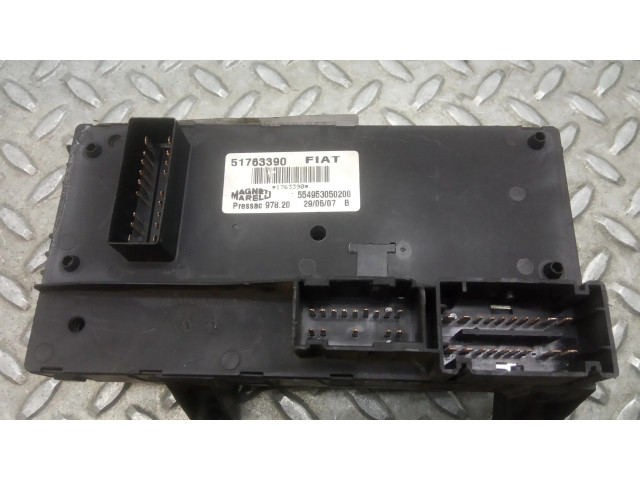 Блок предохранителей 51778008, 51763390 Fiat Linea