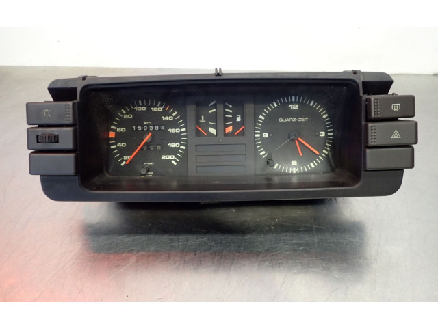 Přístrojová deska Audi 80 90 B2 1983 8111733181117332