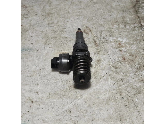 Vstřikovač 07Z130073FX   Volkswagen Transporter - Caravelle T5  pro naftový motor 2.5  