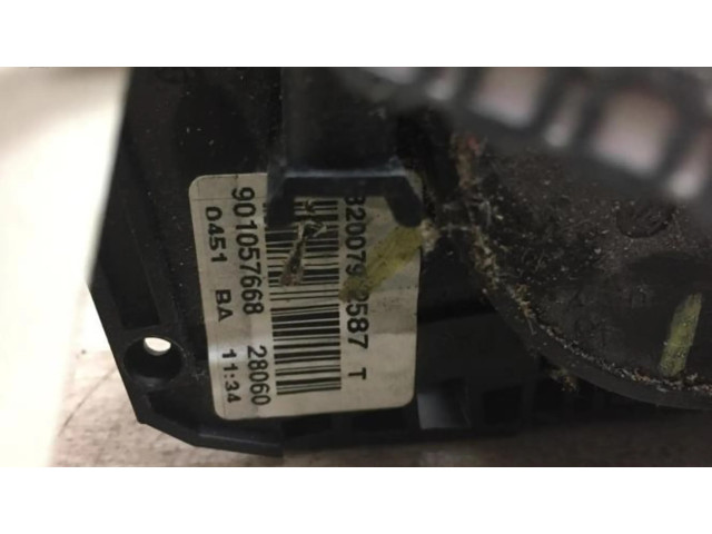 Другая деталь салона