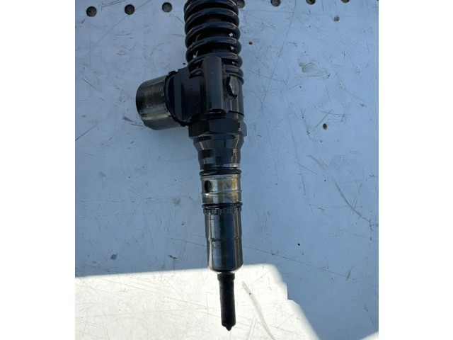 Форсунка 038130073G, 038130073AA    Volkswagen Touran I  BKD 