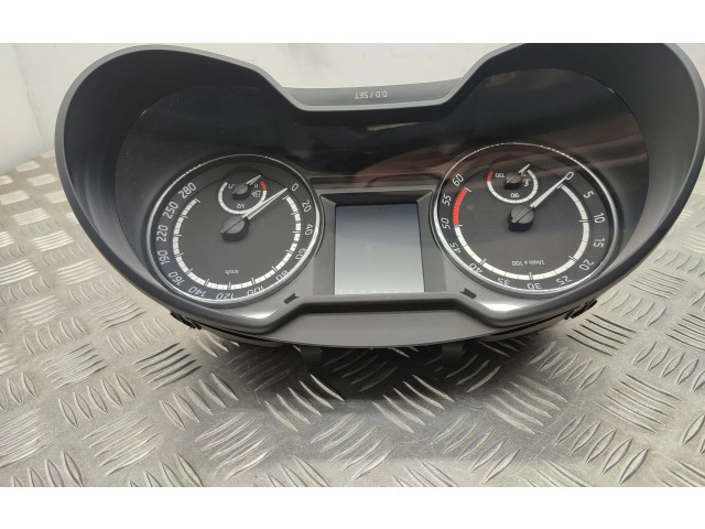 Панель приборов 5E0920757C   Skoda Octavia Mk3 (5E)       